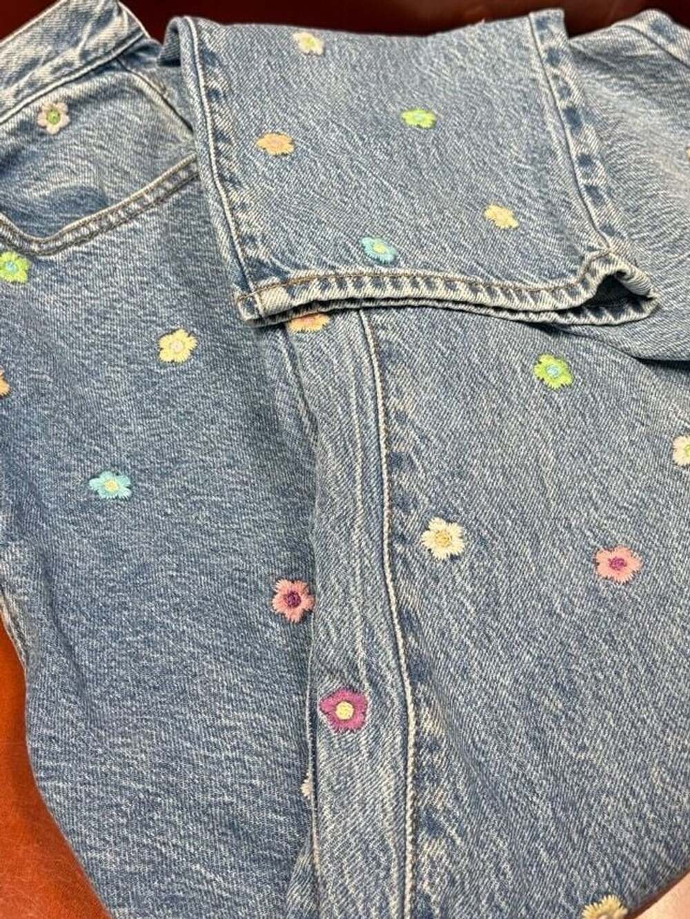 PacSun Dad Jean Embroidered Floral Denim. Size 28